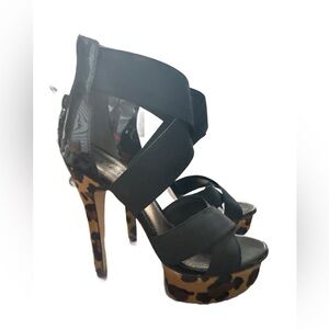 Bebe size 7 Cleo”women’s heels w/ leopard print. (Kardashians kollection)